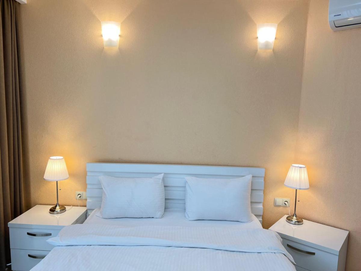 Aparthotel Holiday Lux Batumi Exterior foto