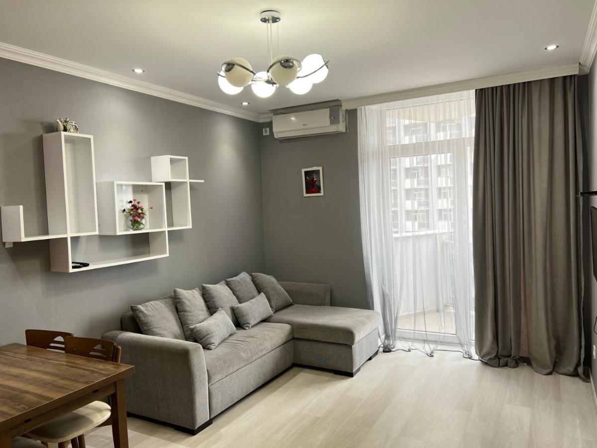 Aparthotel Holiday Lux Batumi Exterior foto