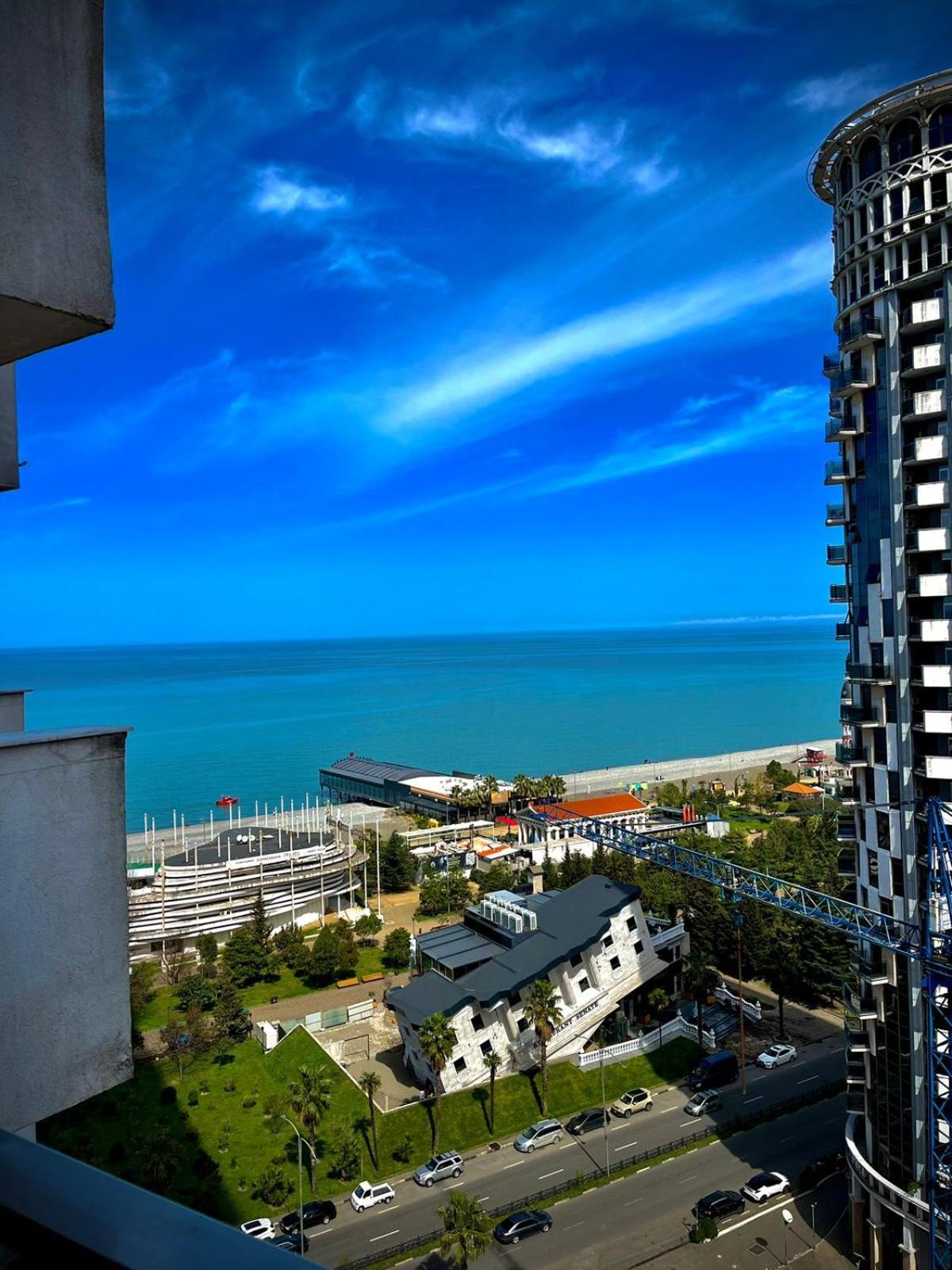 Aparthotel Holiday Lux Batumi Exterior foto