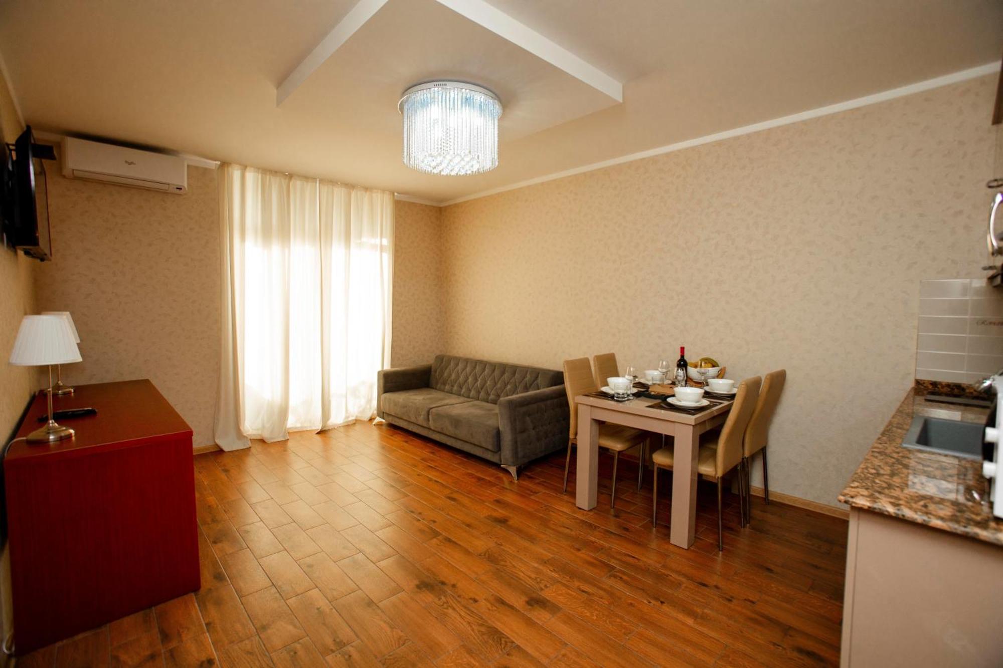 Aparthotel Holiday Lux Batumi Exterior foto