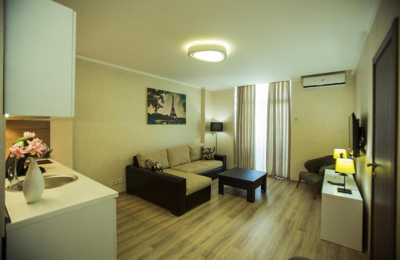 Aparthotel Holiday Lux Batumi Exterior foto