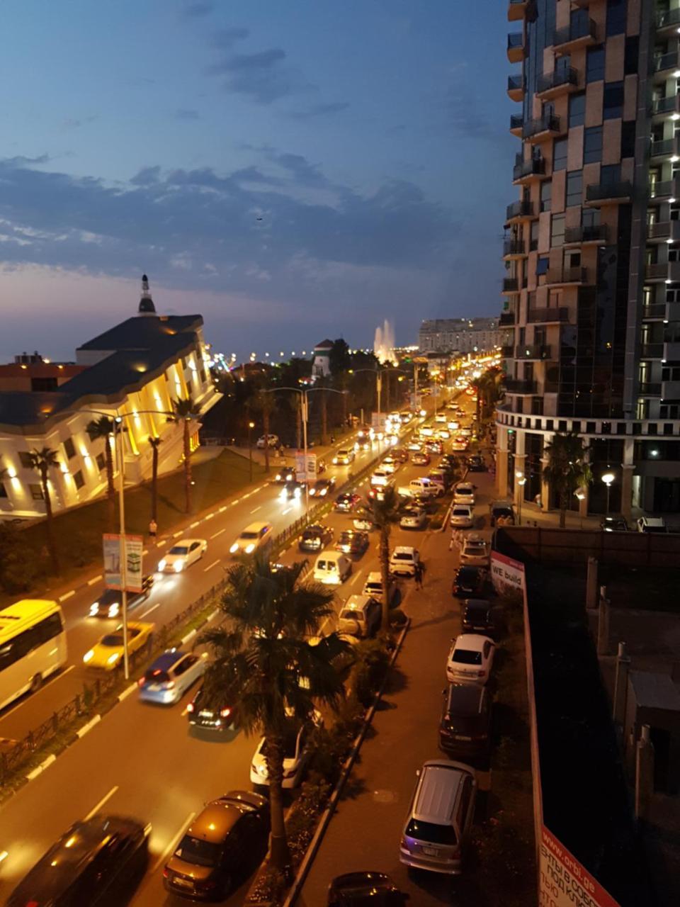 Aparthotel Holiday Lux Batumi Exterior foto