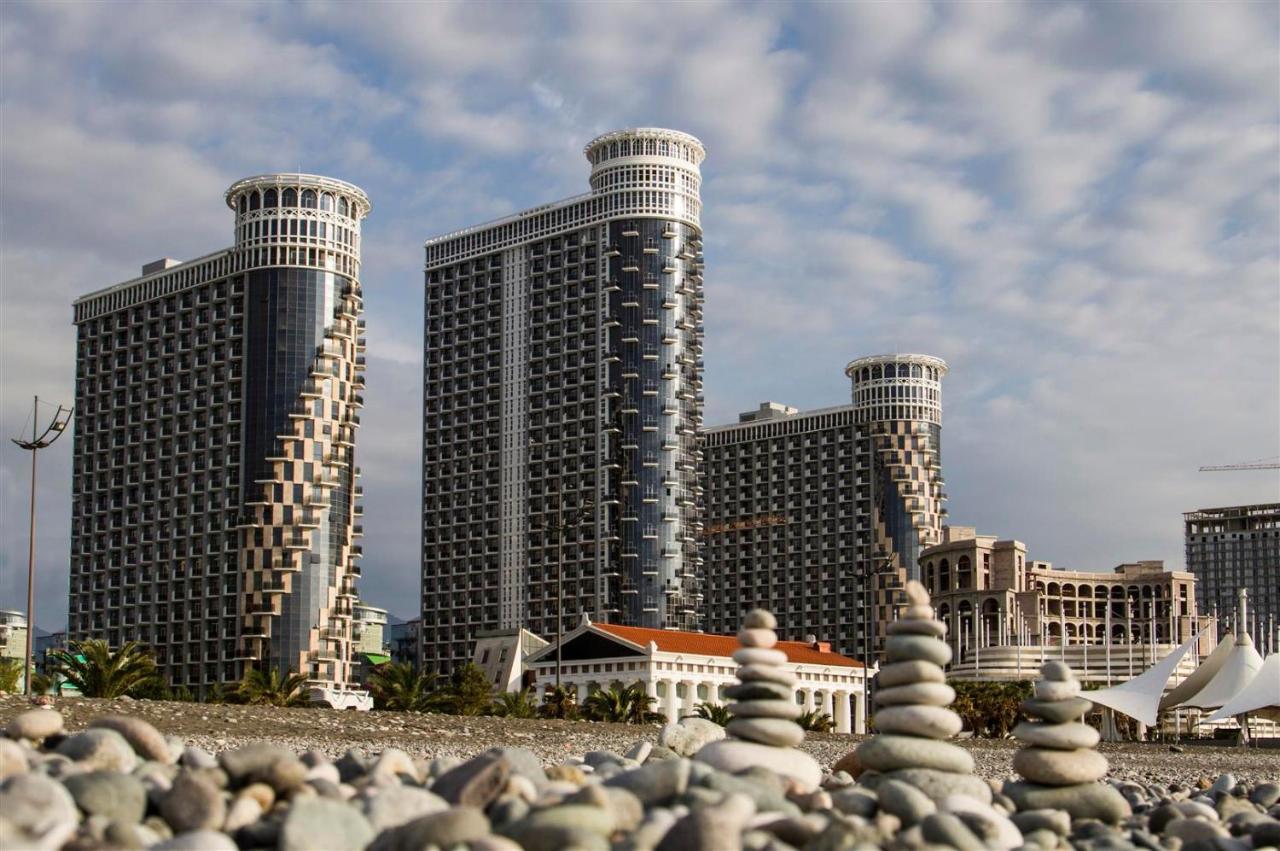 Aparthotel Holiday Lux Batumi Exterior foto