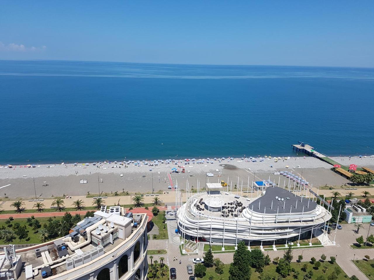 Aparthotel Holiday Lux Batumi Exterior foto