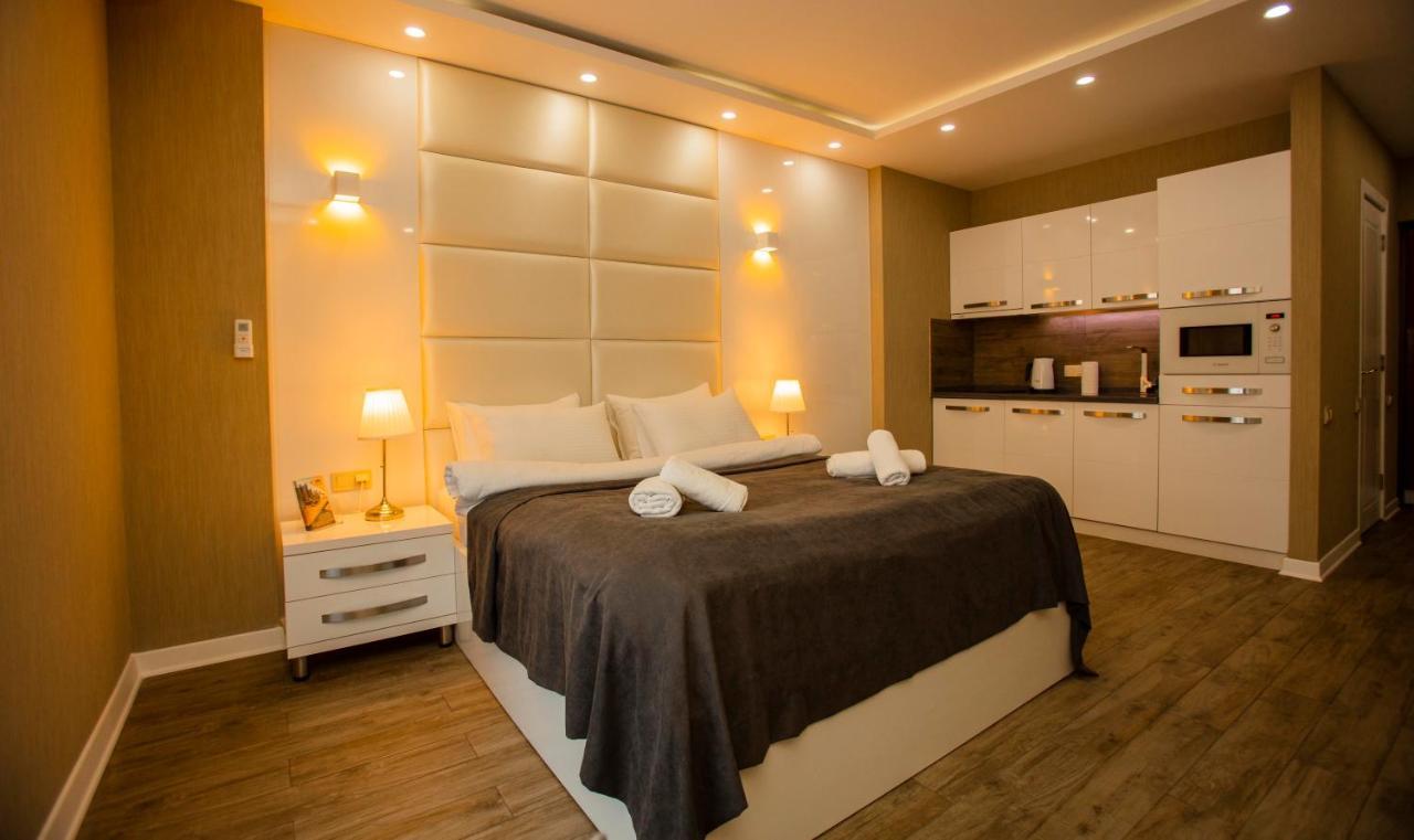 Aparthotel Holiday Lux Batumi Exterior foto